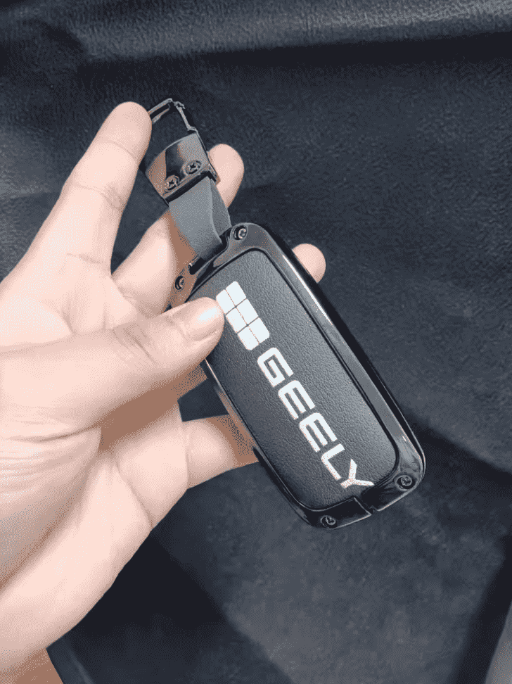 Xevaban.com ở 214 Giải Ph&oacute;ng l&agrave; đơn vị chuy&ecirc;n cung cấp phụ kiện oto, đồ chơi oto, phụ kiện geely ex5, đồ chơi geely ex5,&nbsp;xevaban, 214 giải ph&oacute;ng, vỏ ch&igrave;a kho&aacute; ex5, bọc ch&igrave;a kho&aacute; ex5, trang tr&iacute; ch&igrave;a kho&aacute; ex5, ốp ch&igrave;a kho&aacute; ex5.